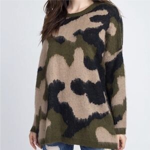 Like New Dreamers Camouflaged Oversized Drop Shoulder Fury Sweater Women's M/L